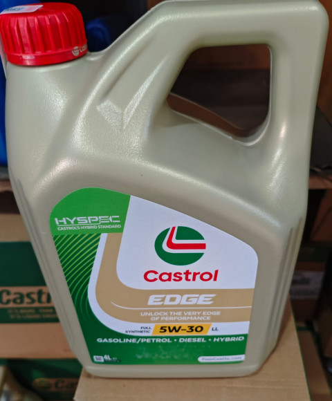 Масло мотор. 5W30 Castrol Edge LL пластик (4 л.) 1*4 шт. Масло мотор. 5W30 Castrol Edge LL пластик (4 л.) 1*4 шт.